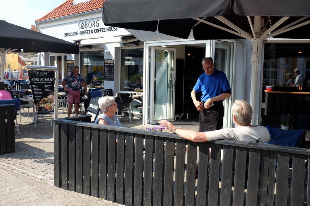 Lokken Hostel Buitenkant foto
